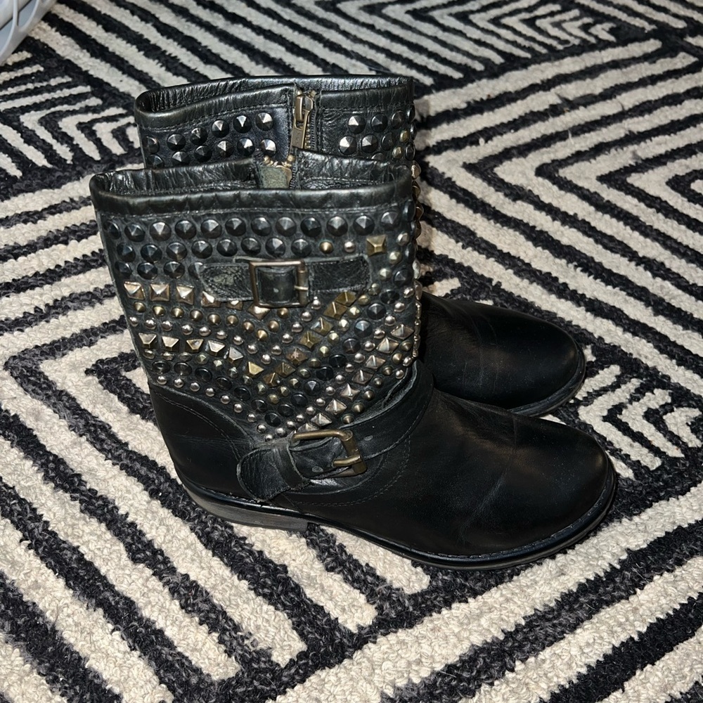 Steve Madden Black and Gold Leather Studded Moto Boots - Picture 2 of 6